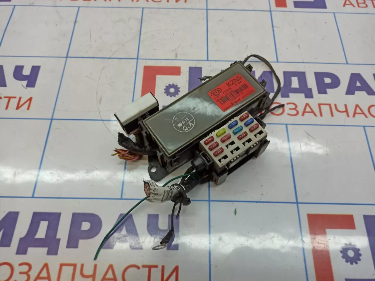 Блок предохранителей Kia Spectra 0K2N567580C.